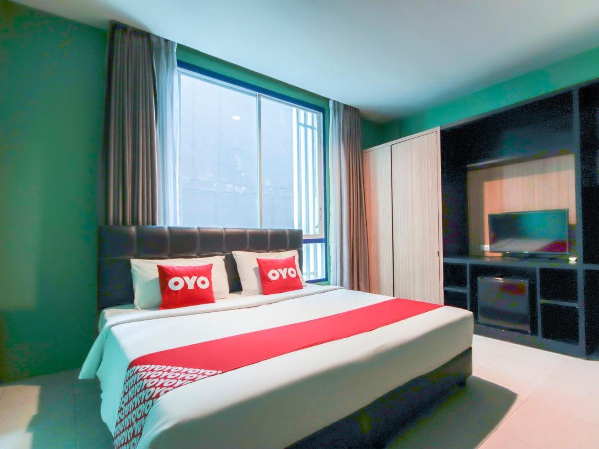 โอโย 1162 ฉลอง โฮม เพลส Hotel ภายนอก รูปภาพ