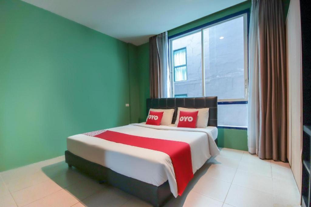 โอโย 1162 ฉลอง โฮม เพลส Hotel ภายนอก รูปภาพ