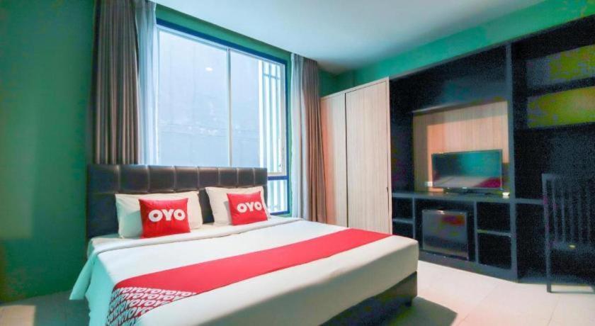 โอโย 1162 ฉลอง โฮม เพลส Hotel ภายนอก รูปภาพ